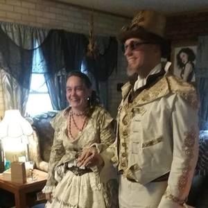 Meet your Posher, Elyzabeth